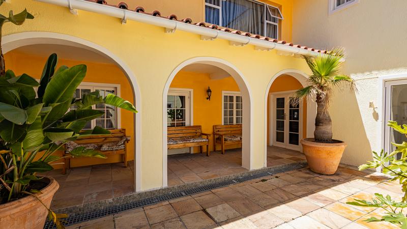 10 Bedroom Property for Sale in Constantia Western Cape